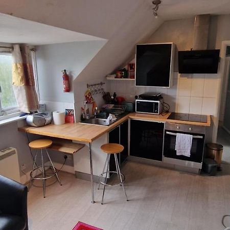 Cosy 2 Bedroom Flat - Sleeps 6 People - Close To Lewisham Dlr/Train Station London Bagian luar foto